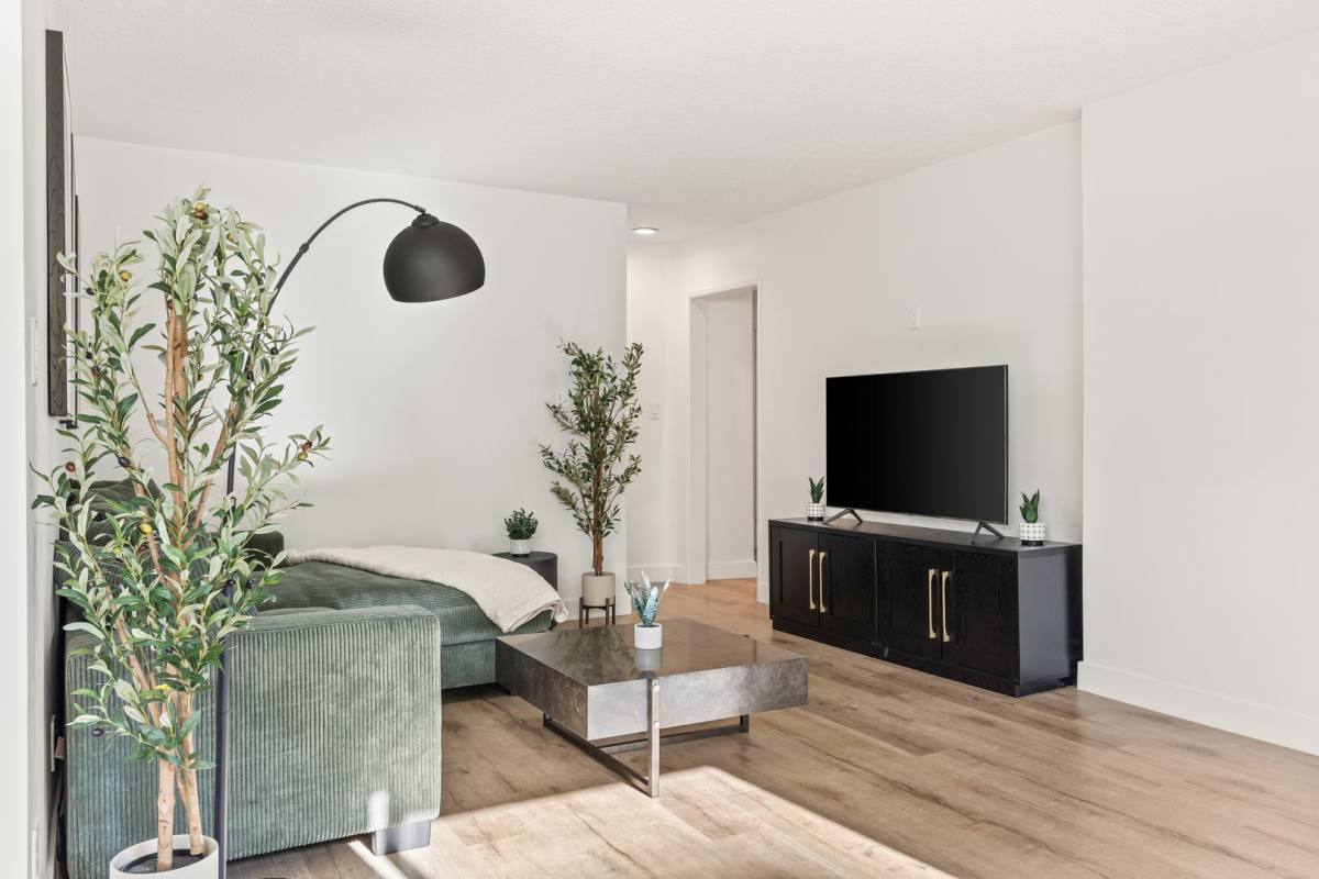 Apartment for rent at 1700 Malcolm Ave, Los Angeles, CA 90024