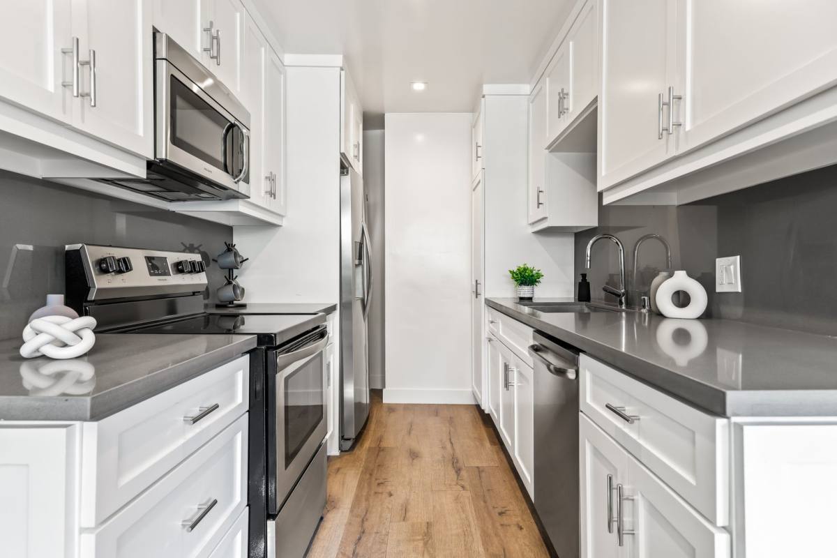 Apartment for rent at 1700 Malcolm Ave, Los Angeles, CA 90024