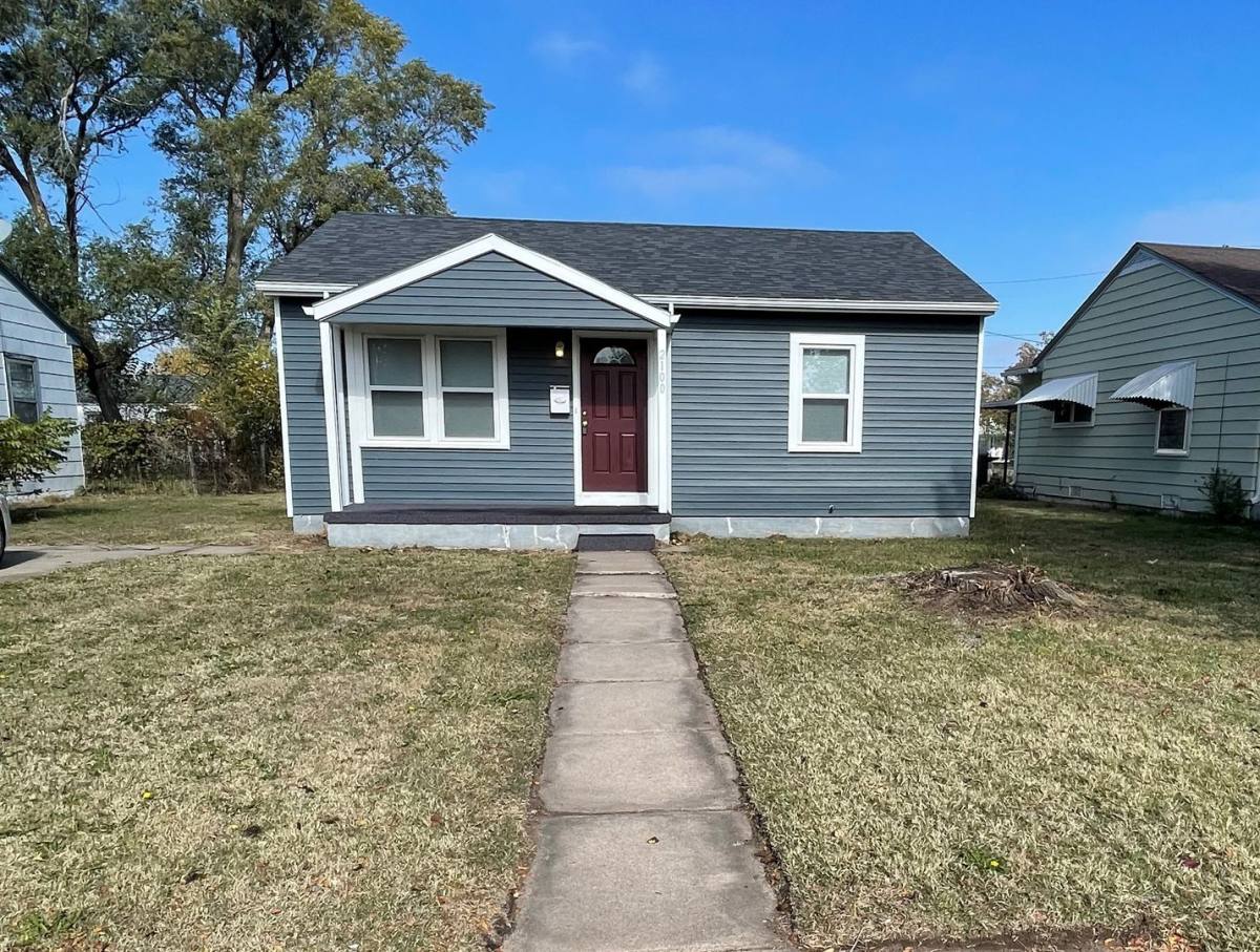 House for rent at 2100 29th St, Great Bend, KS 67530