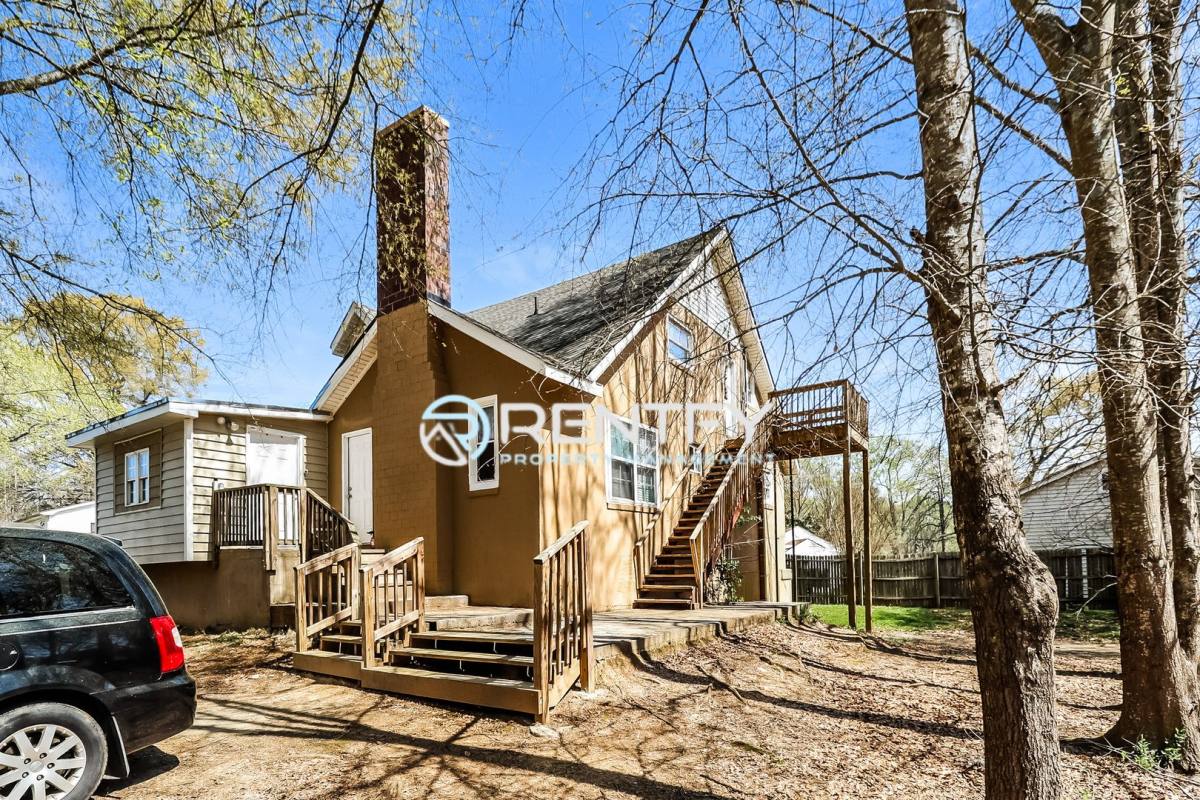 Apartment for rent at 303 E Ingle St #B, Dallas, NC 28034