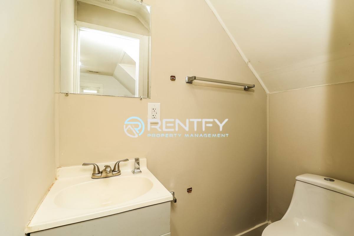 Apartment for rent at 303 E Ingle St #B, Dallas, NC 28034