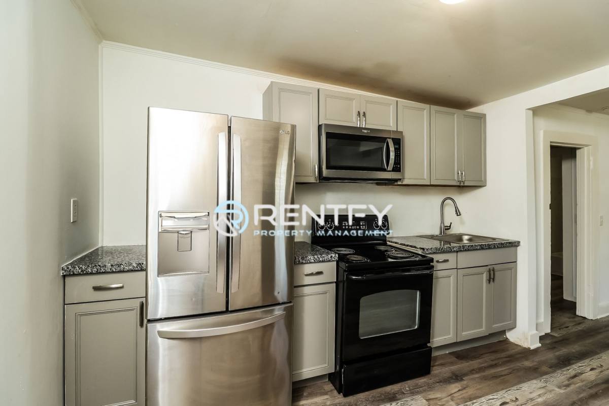 Apartment for rent at 303 E Ingle St #B, Dallas, NC 28034