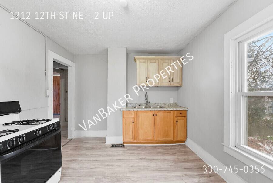 Apartment for rent at 1312 12th St NE #2, Canton, OH 44705