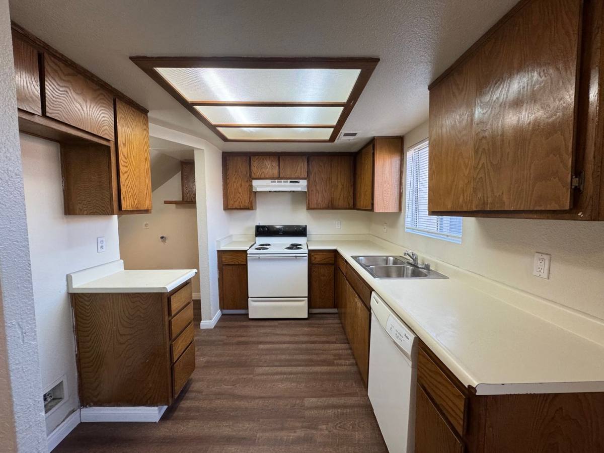 Apartment for rent at 4208 White Lane, Bakersfield, CA 93309