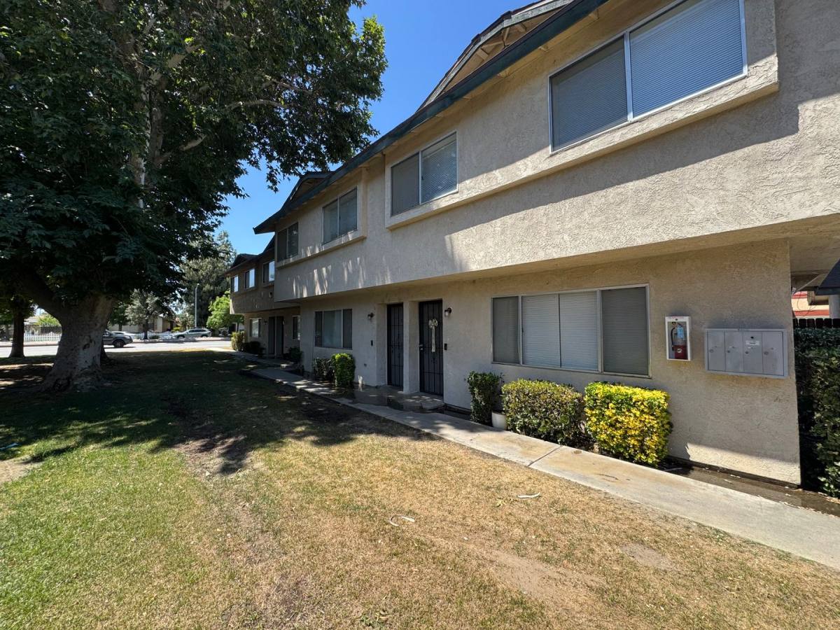 Apartment for rent at 4208 White Lane, Bakersfield, CA 93309