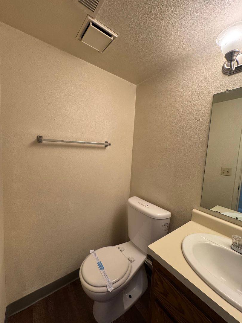 Apartment for rent at 4208 White Lane, Bakersfield, CA 93309