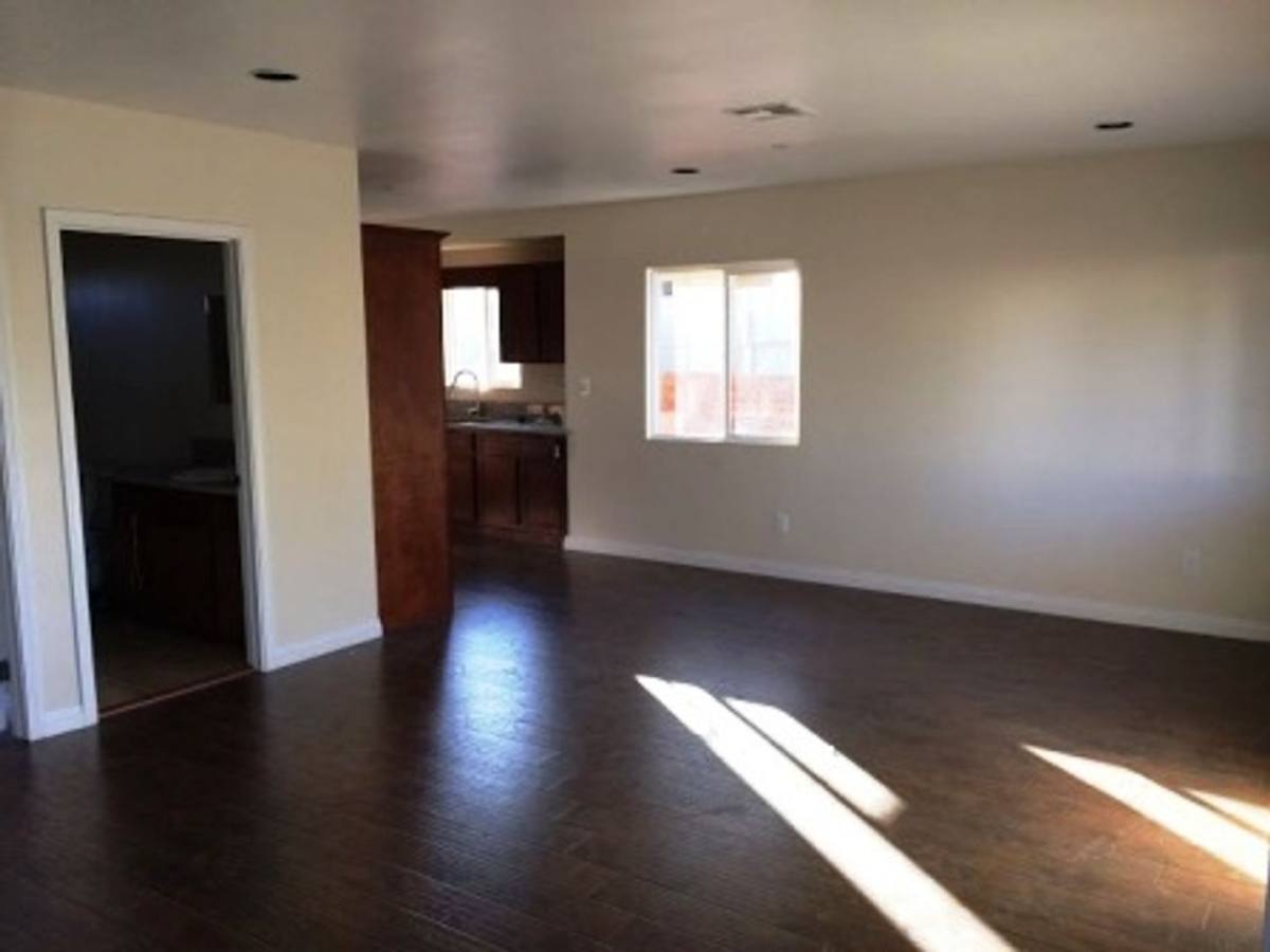 Apartment for rent at 3778 - 3780 S La Salle Ave, Los Angeles, CA 90018