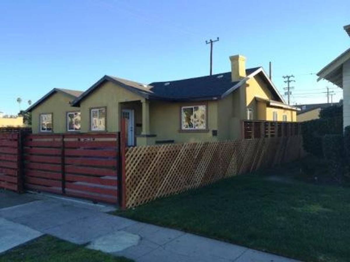 Apartment for rent at 3778 - 3780 S La Salle Ave, Los Angeles, CA 90018