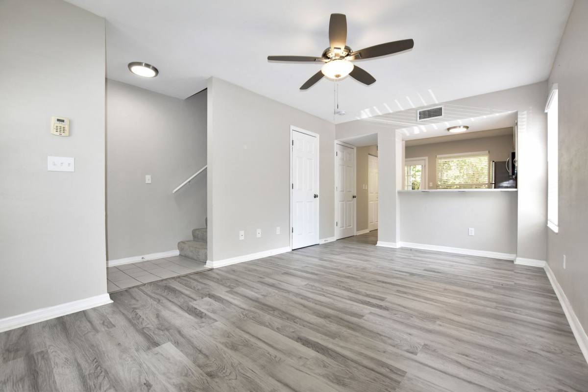 Apartment for rent at 610 SW 11th Lane, Gainesville, FL 32601