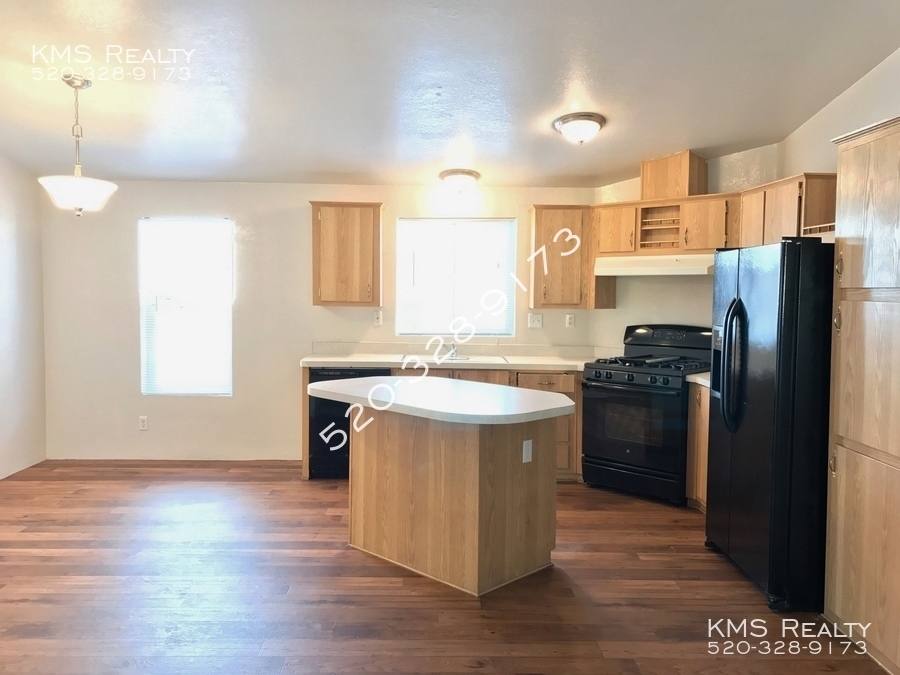 House for rent at 4861 N River Vista Dr, Tucson, AZ 85705