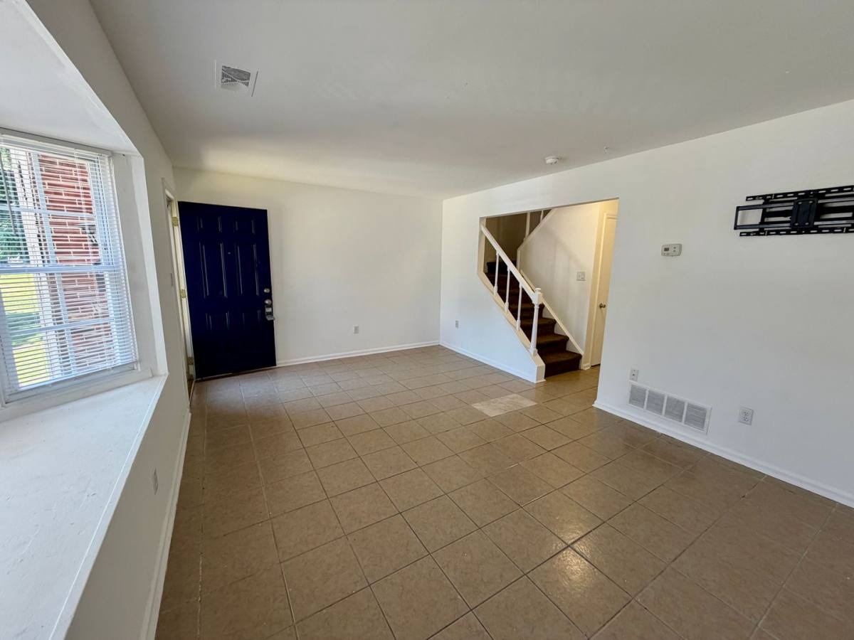 Townhouse for rent at 68 Village Dr, Dover, DE 19904