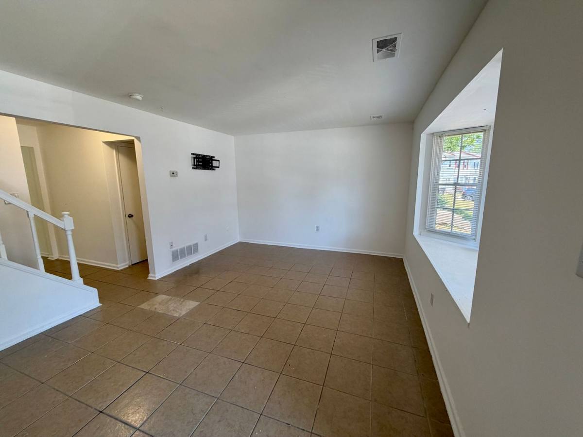 Townhouse for rent at 68 Village Dr, Dover, DE 19904