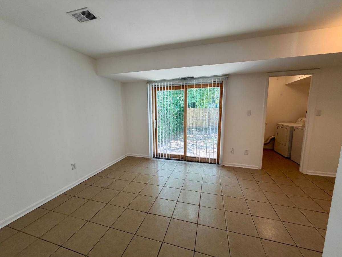 Townhouse for rent at 68 Village Dr, Dover, DE 19904