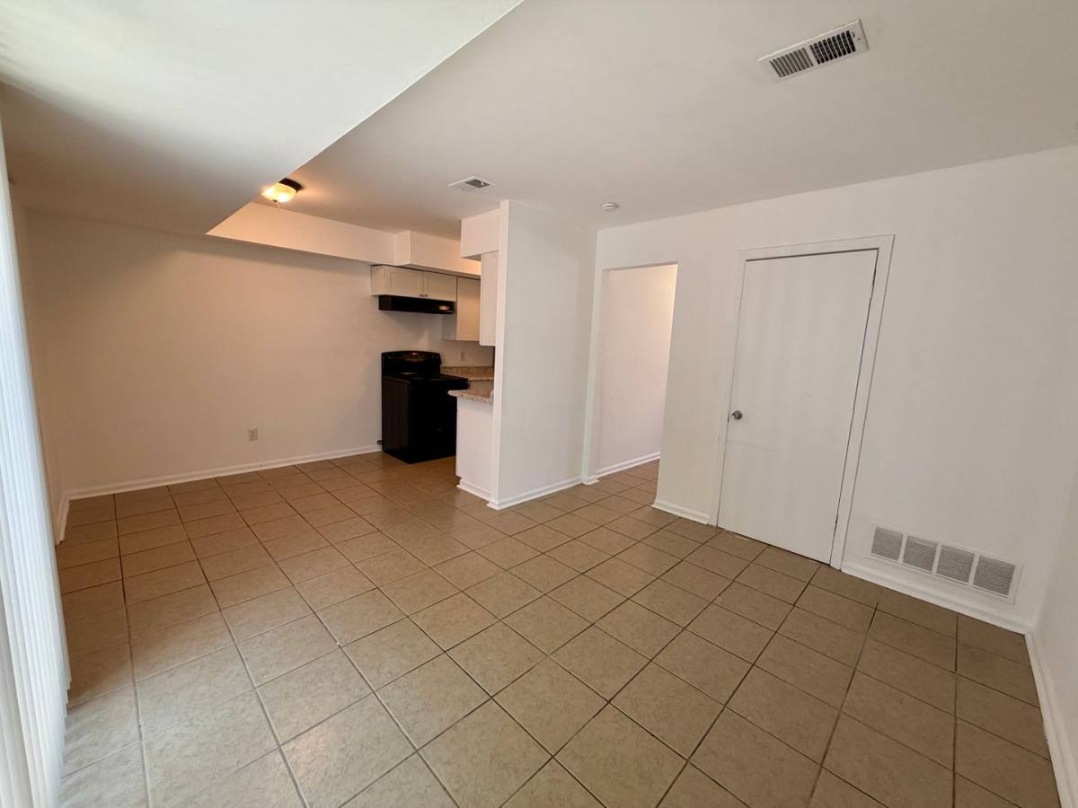 Townhouse for rent at 68 Village Dr, Dover, DE 19904