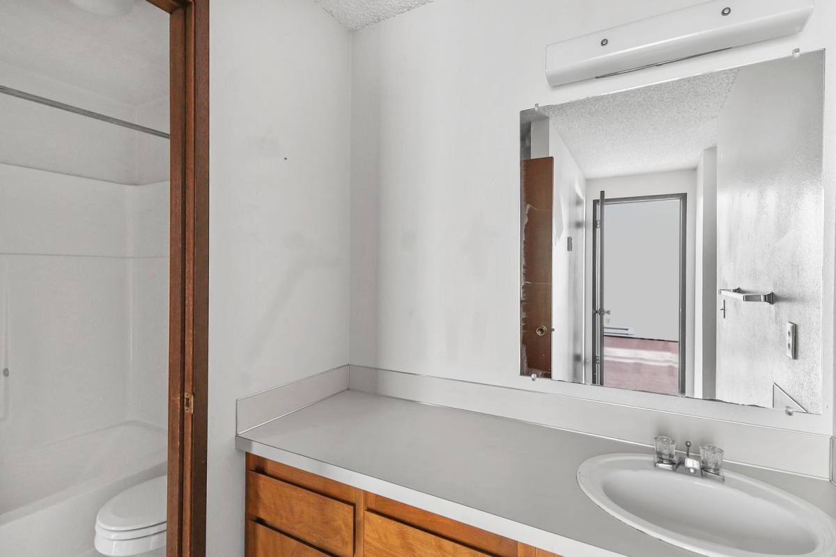 Apartment for rent at 395 S Oak Harbor St, Oak Harbor, WA 98277