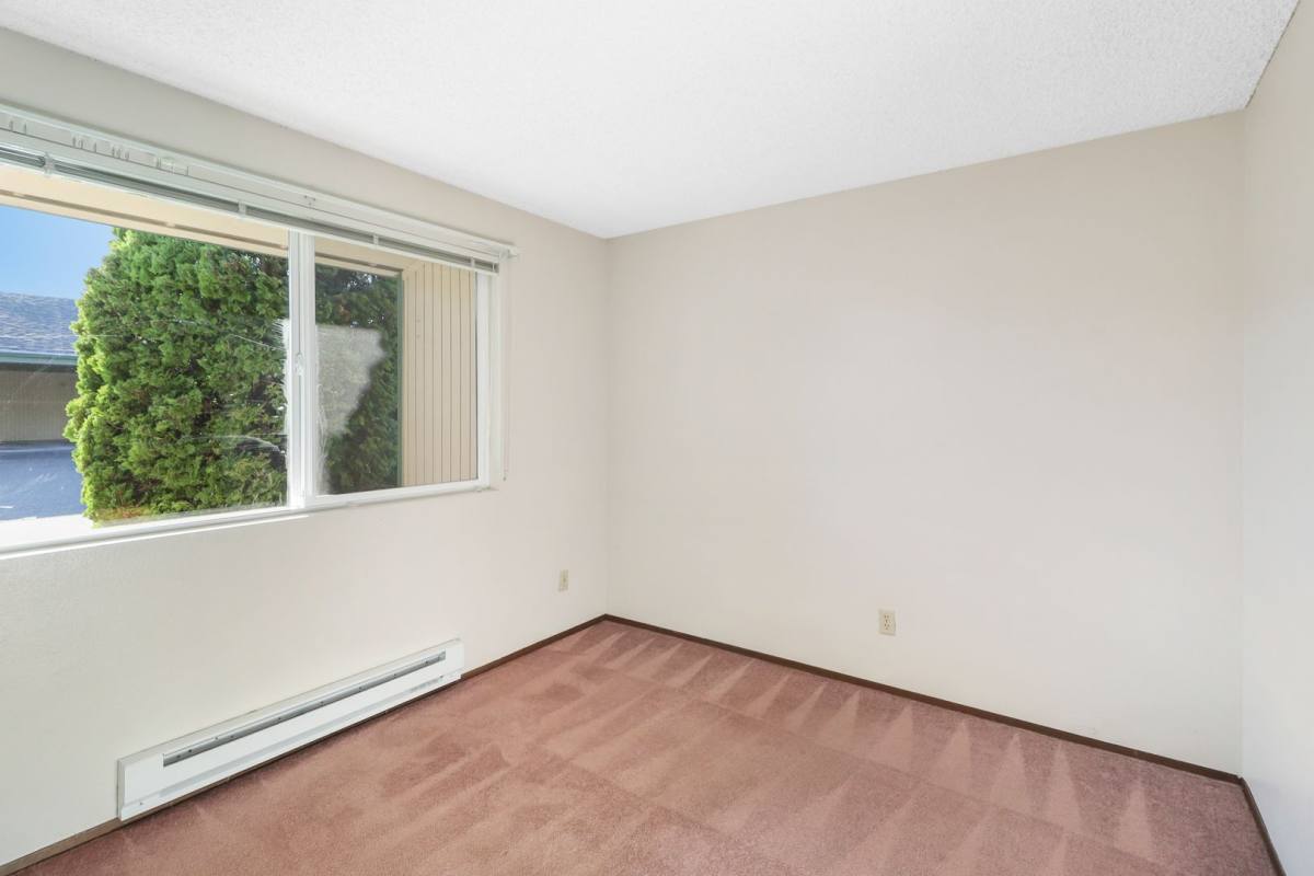 Apartment for rent at 395 S Oak Harbor St, Oak Harbor, WA 98277