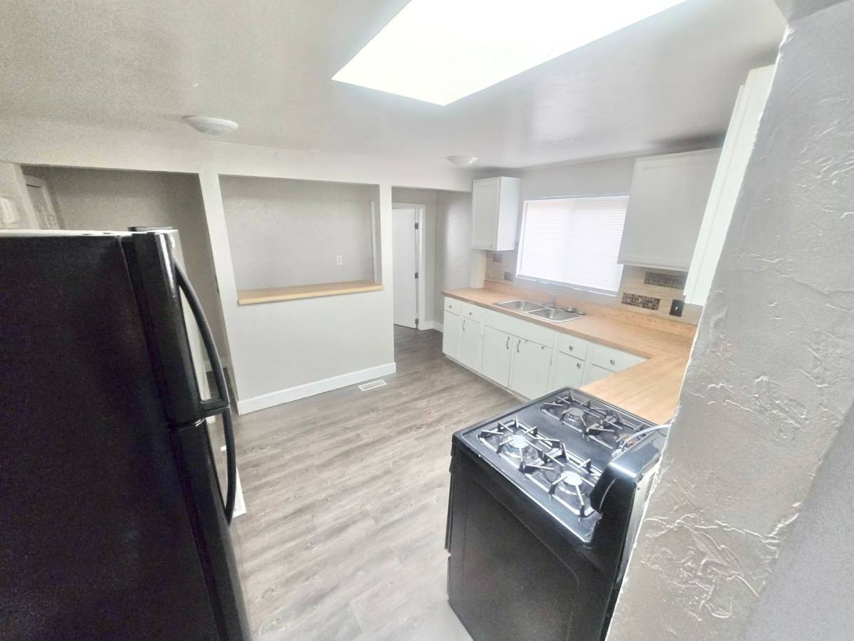 House for rent at 1021 E Abriendo Ave, Pueblo, CO 81004