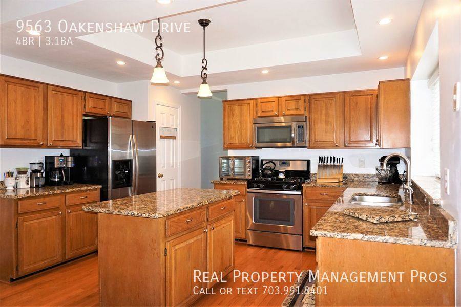 House for rent at 9563 Oakenshaw Dr, Manassas, VA 20110