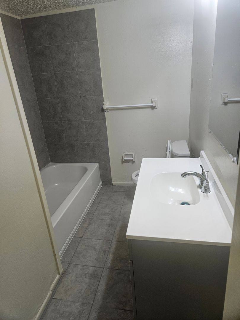 House for rent at 616 33rd Aveeast, Bradenton, FL 34208