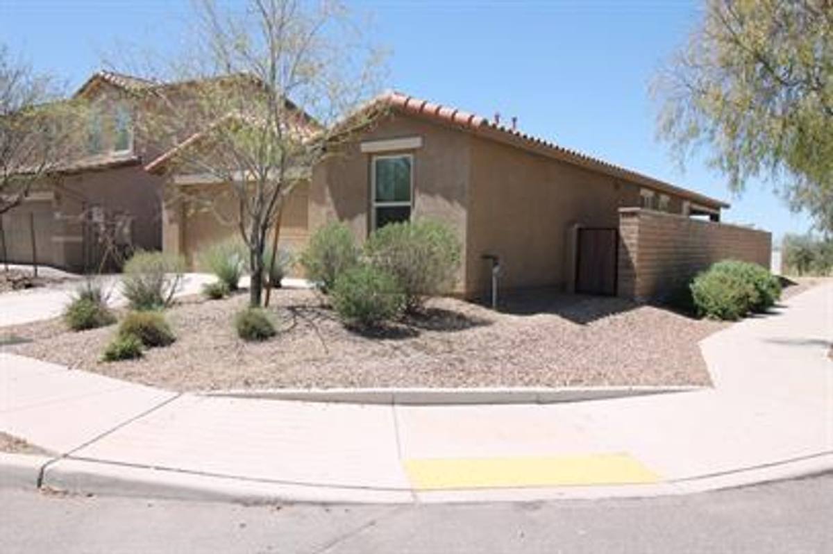House for rent at 6420 E Via Jardin Verde, Tucson, AZ 85756