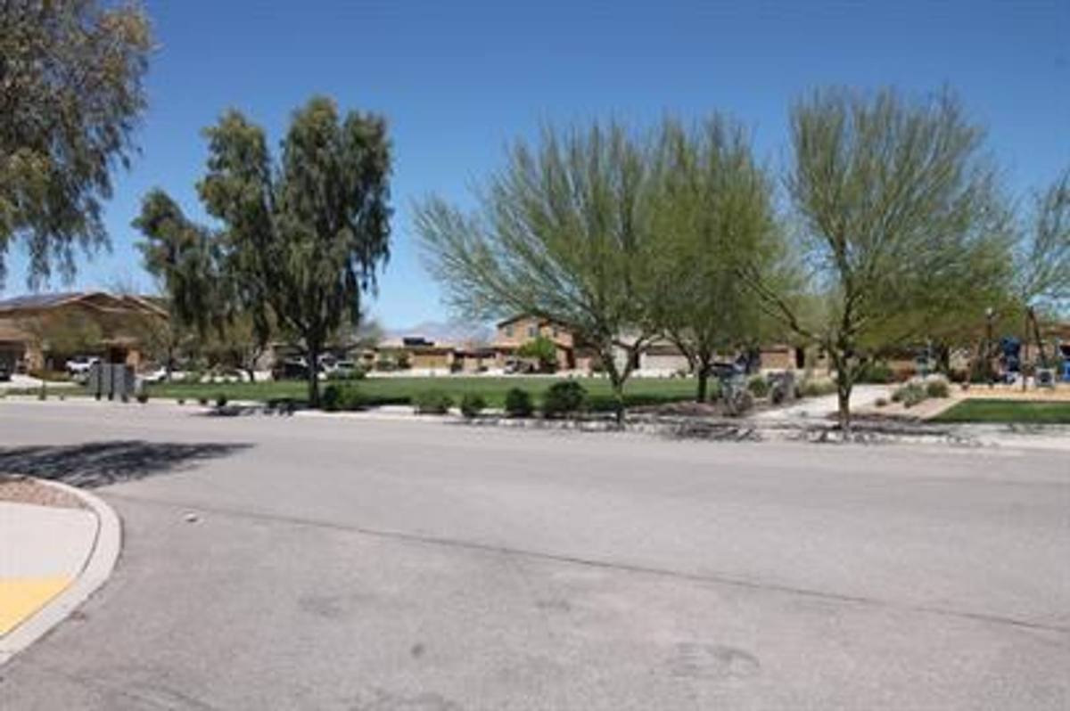 House for rent at 6420 E Via Jardin Verde, Tucson, AZ 85756