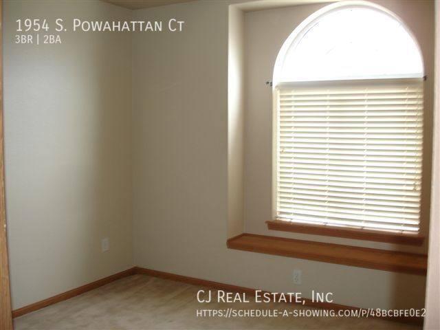 House for rent at 1954 S Powahattan Court, Independence, MO 64057