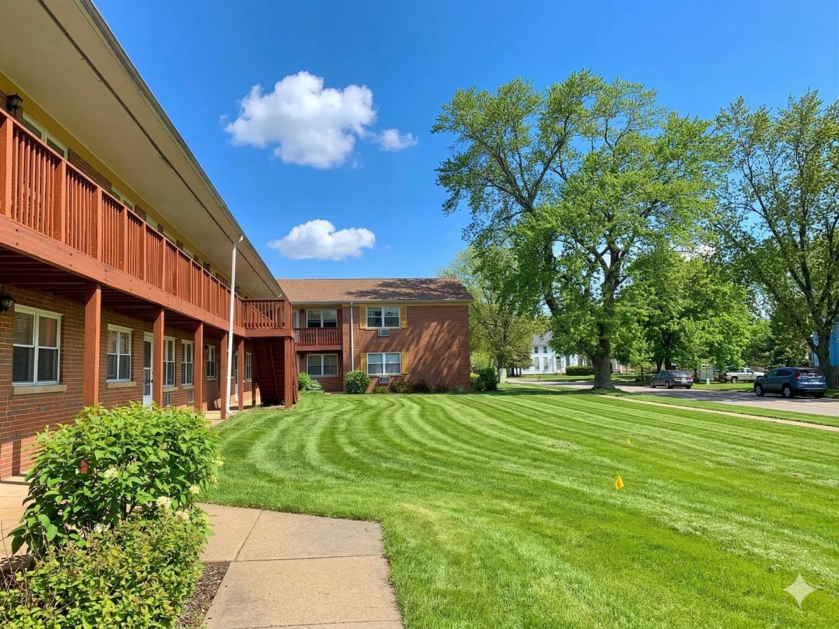 Apartment for rent at 410-440 W Palatine Rd, Palatine, IL 60067
