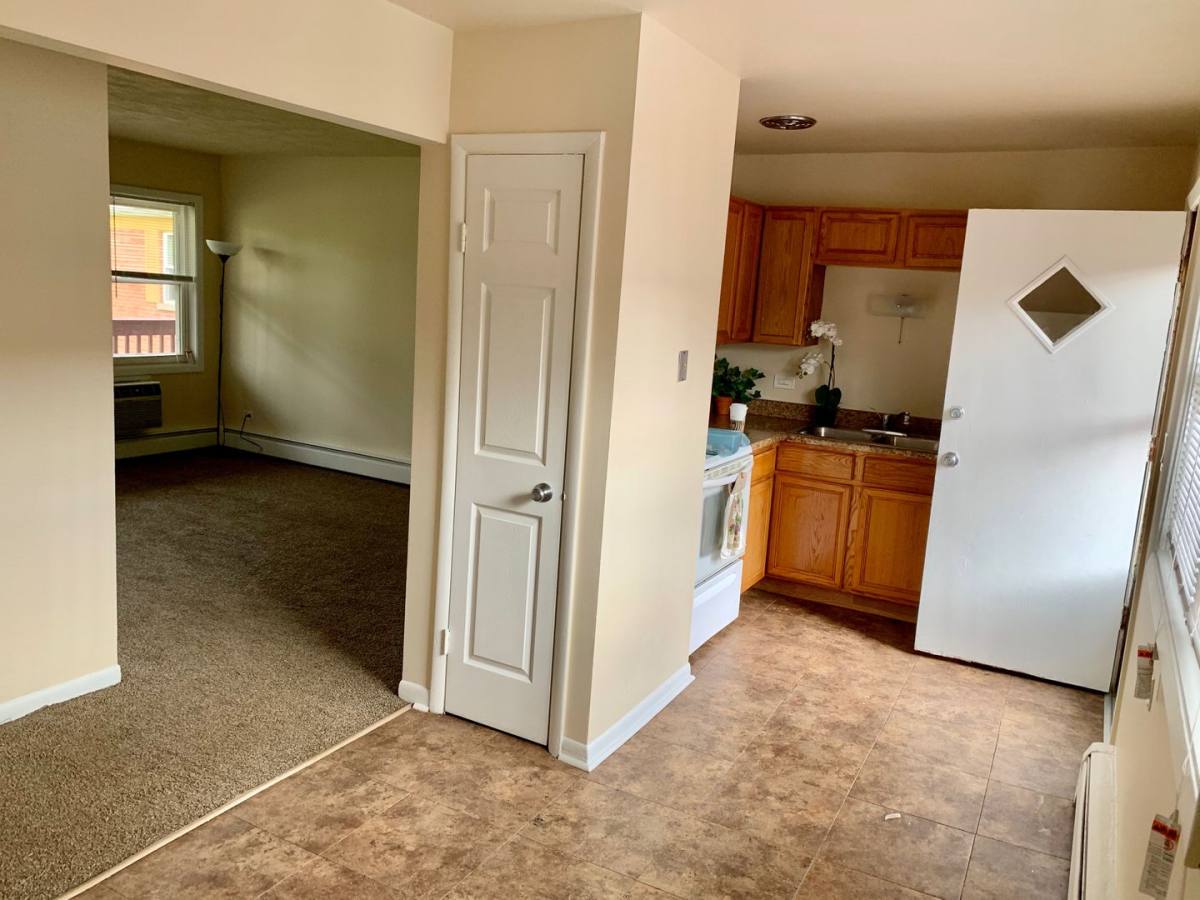 Apartment for rent at 410-440 W Palatine Rd, Palatine, IL 60067