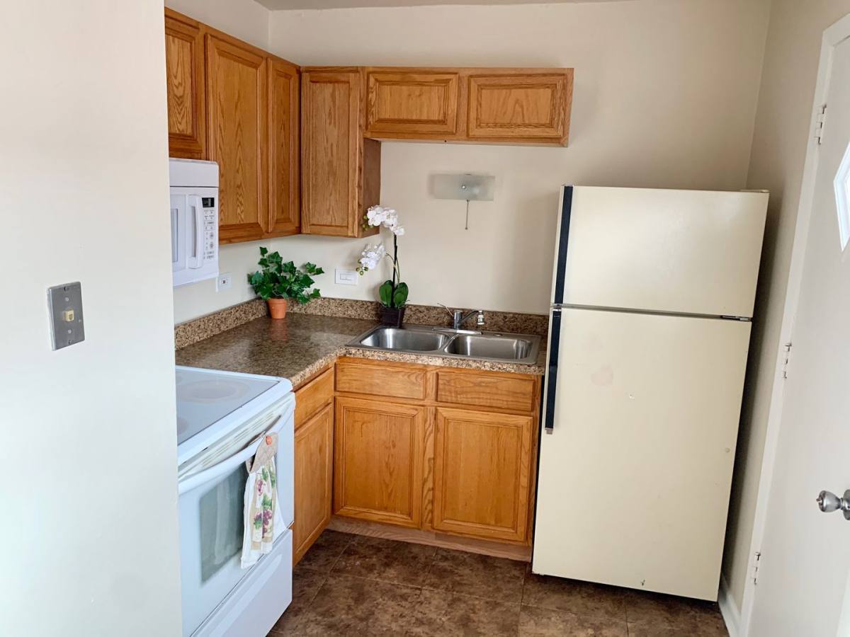 Apartment for rent at 410-440 W Palatine Rd, Palatine, IL 60067