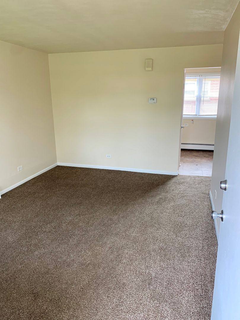 Apartment for rent at 410-440 W Palatine Rd, Palatine, IL 60067