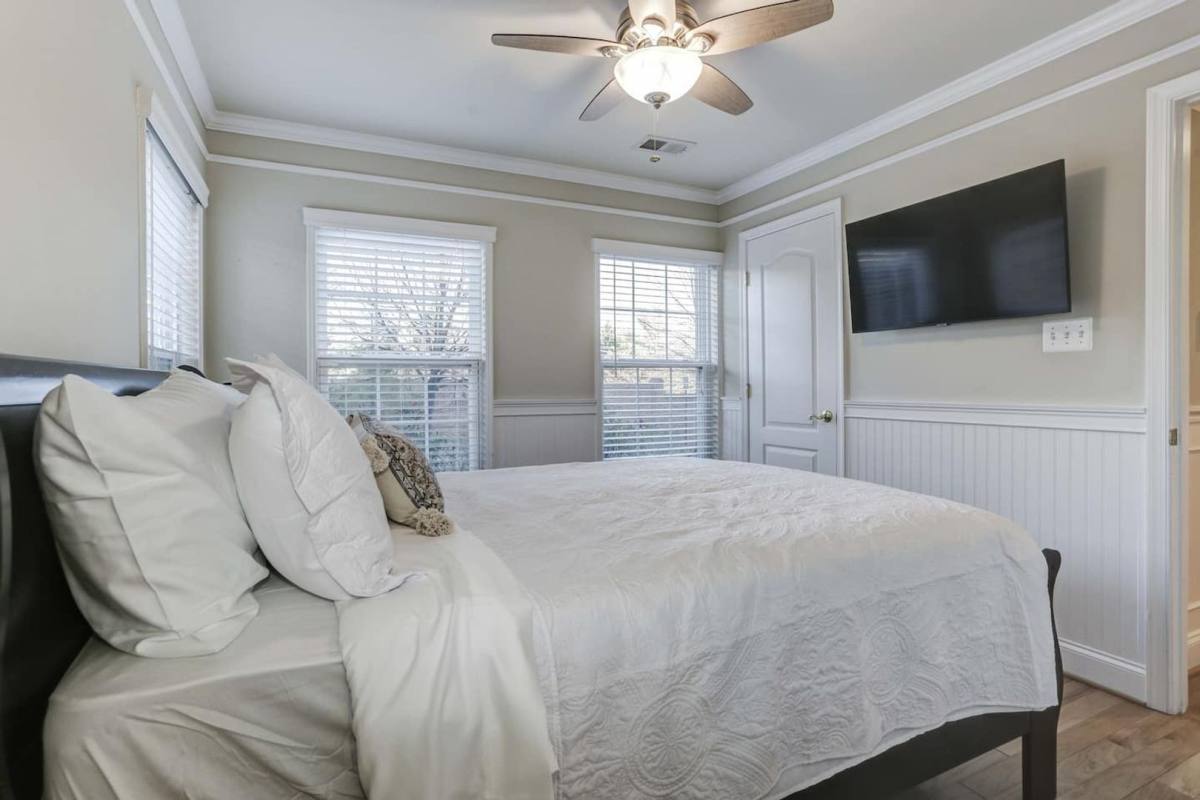 Townhouse for rent at 20345 Notting Hill Way, Germantown, MD 20876