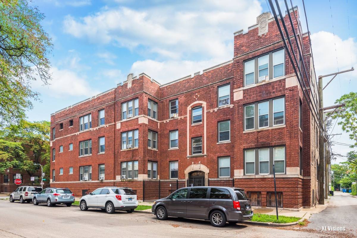 Apartment for rent at 5039 S Champlain Ave, Chicago, IL 60615