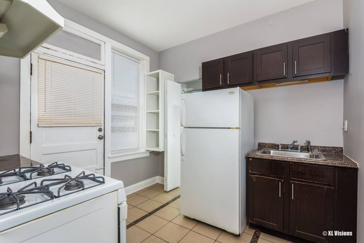 Apartment for rent at 5039 S Champlain Ave, Chicago, IL 60615