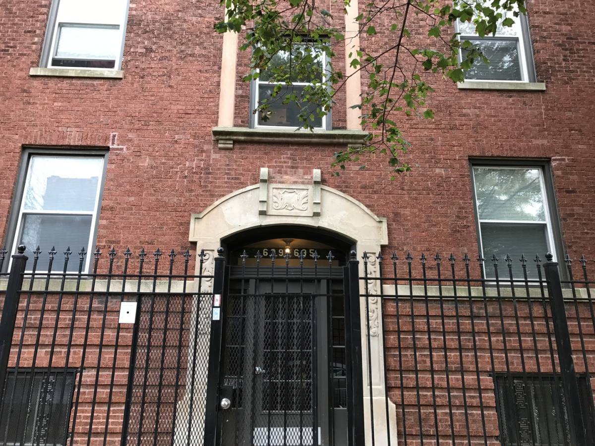 Apartment for rent at 5039 S Champlain Ave, Chicago, IL 60615