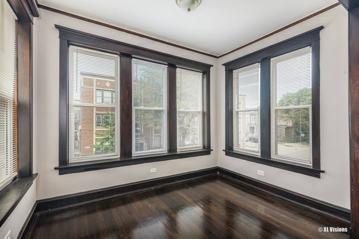 Apartment for rent at 5039 S Champlain Ave, Chicago, IL 60615