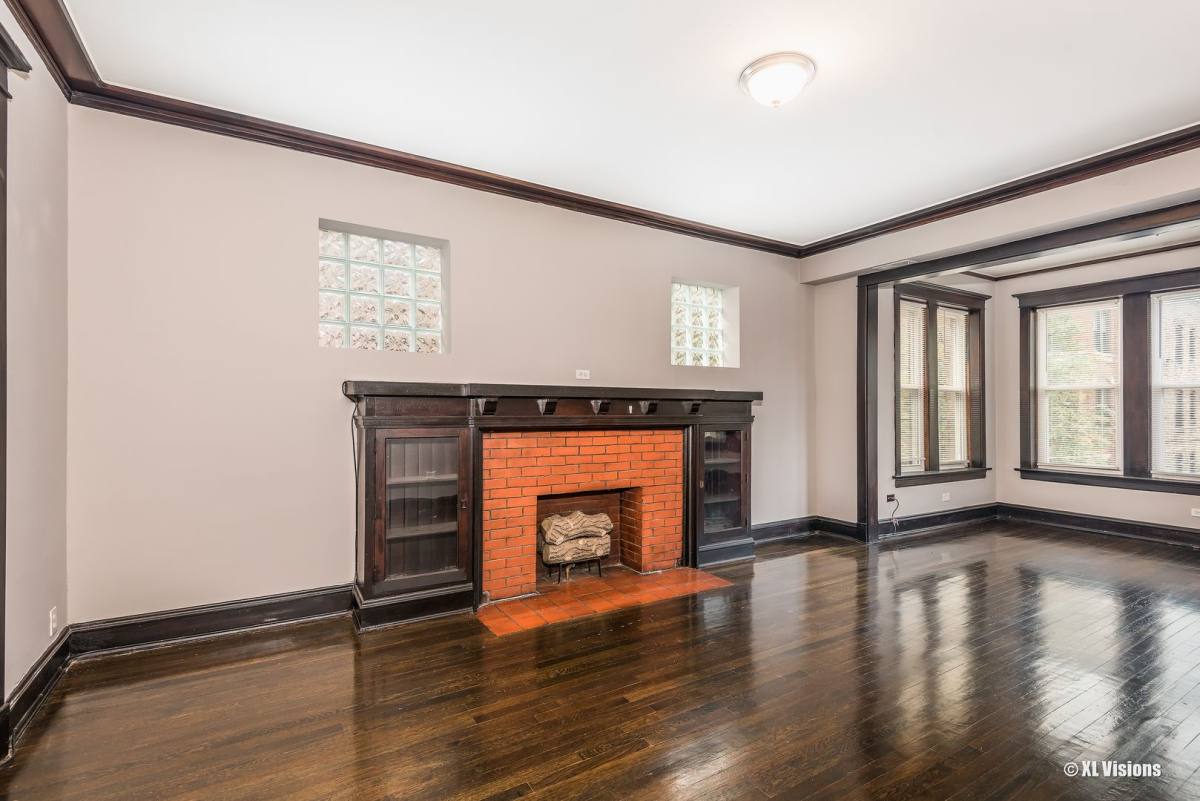 Apartment for rent at 5039 S Champlain Ave, Chicago, IL 60615