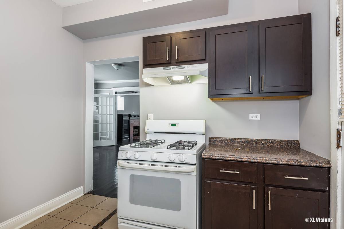Apartment for rent at 5039 S Champlain Ave, Chicago, IL 60615