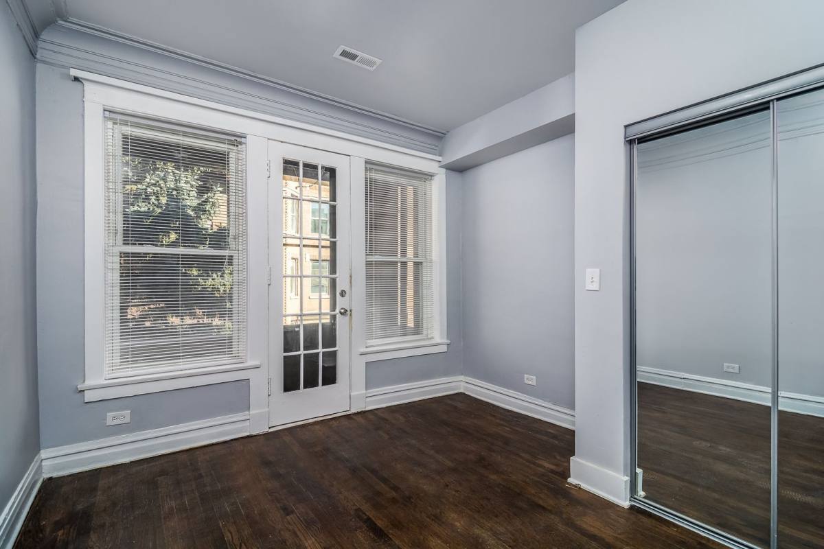 Apartment for rent at 5838 S Michigan Ave, Chicago, IL 60637