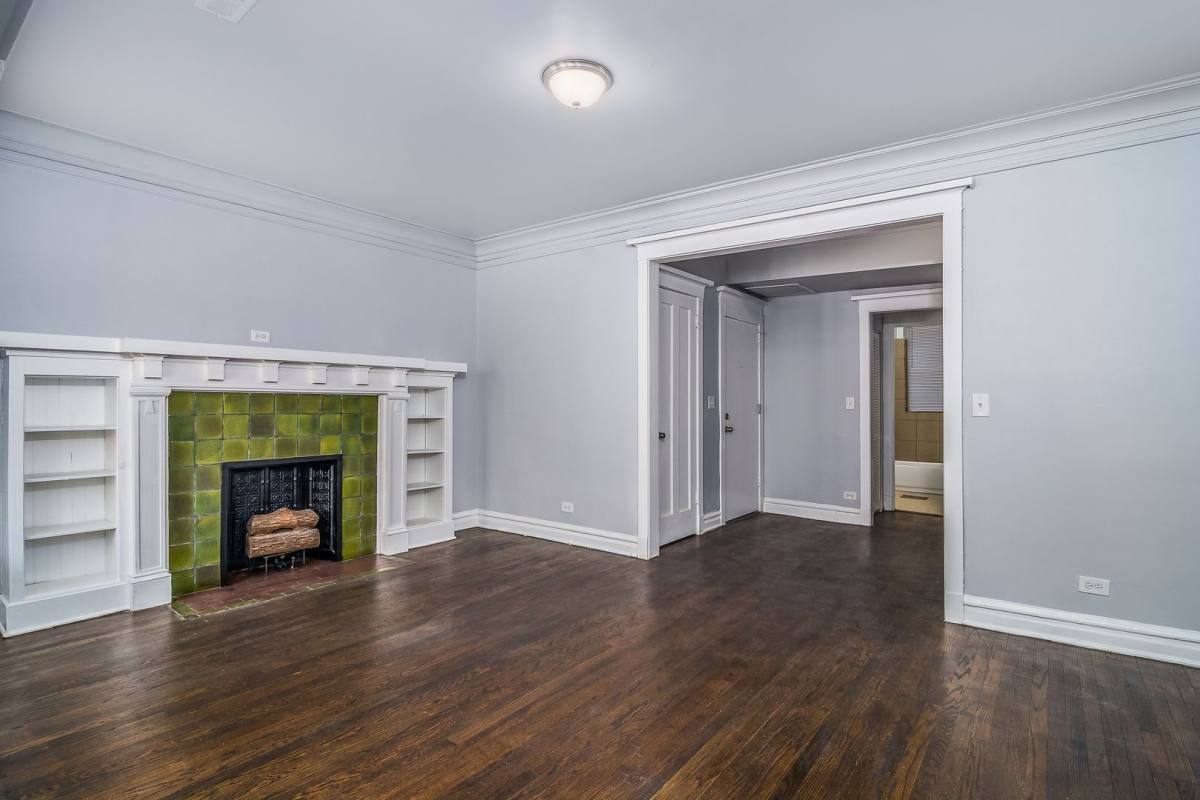 Apartment for rent at 5838 S Michigan Ave, Chicago, IL 60637