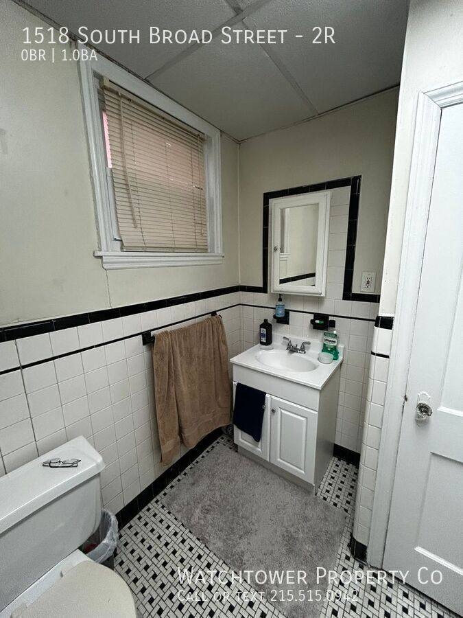 Apartment for rent at 1518 S Broad St #2R, Philadelphia, PA 19146