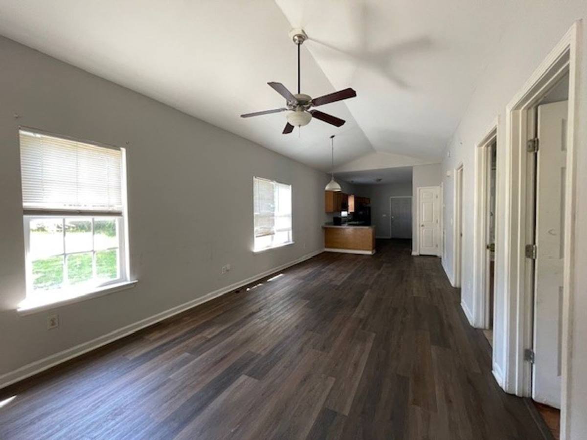 House for rent at 433 Evans St, Wilmington, NC 28405