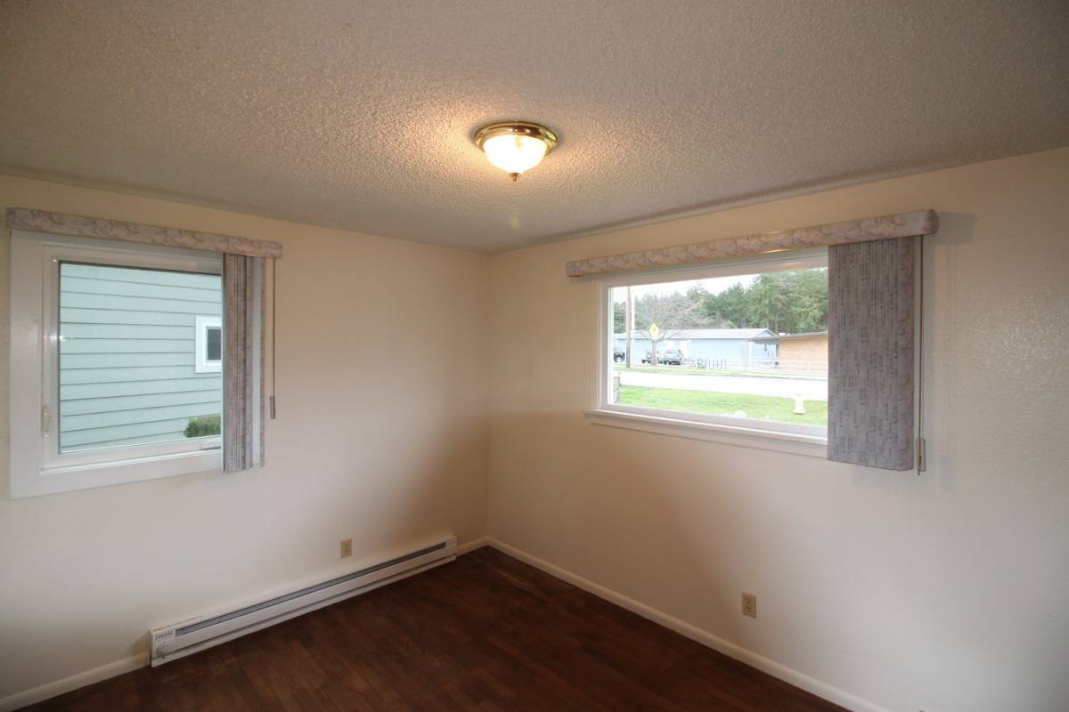 House for rent at 441 NE Regatta Dr, Oak Harbor, WA 98277
