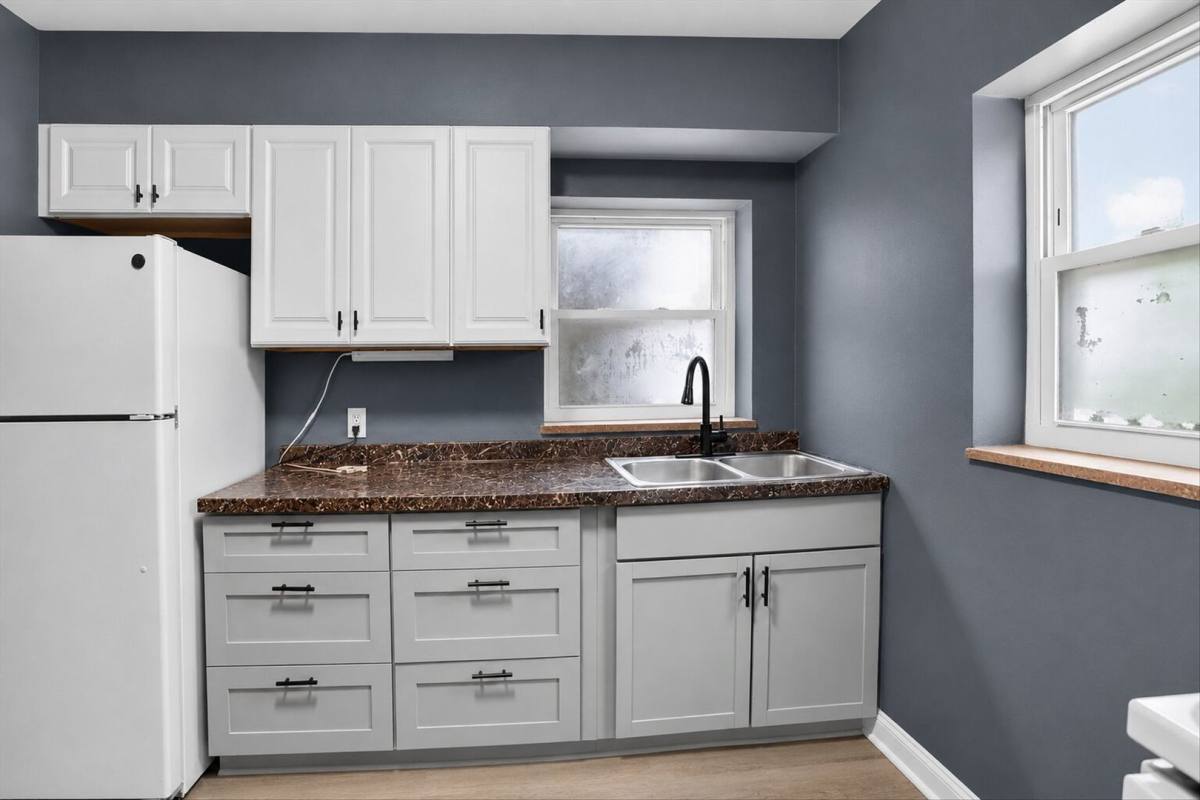Apartment for rent at 18963 Hilliard Blvd, Rocky River, OH 44116