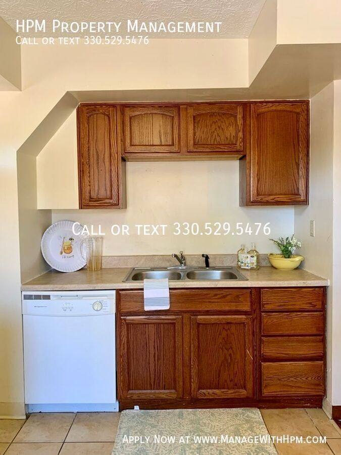 Apartment for rent at 1348 Cleveland Ave NW #3, Canton, OH 44703