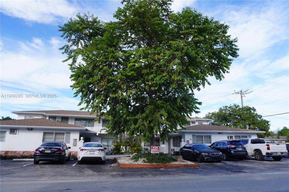 Apartment for rent at 749 SE 15th St #10, Fort Lauderdale, FL 33316