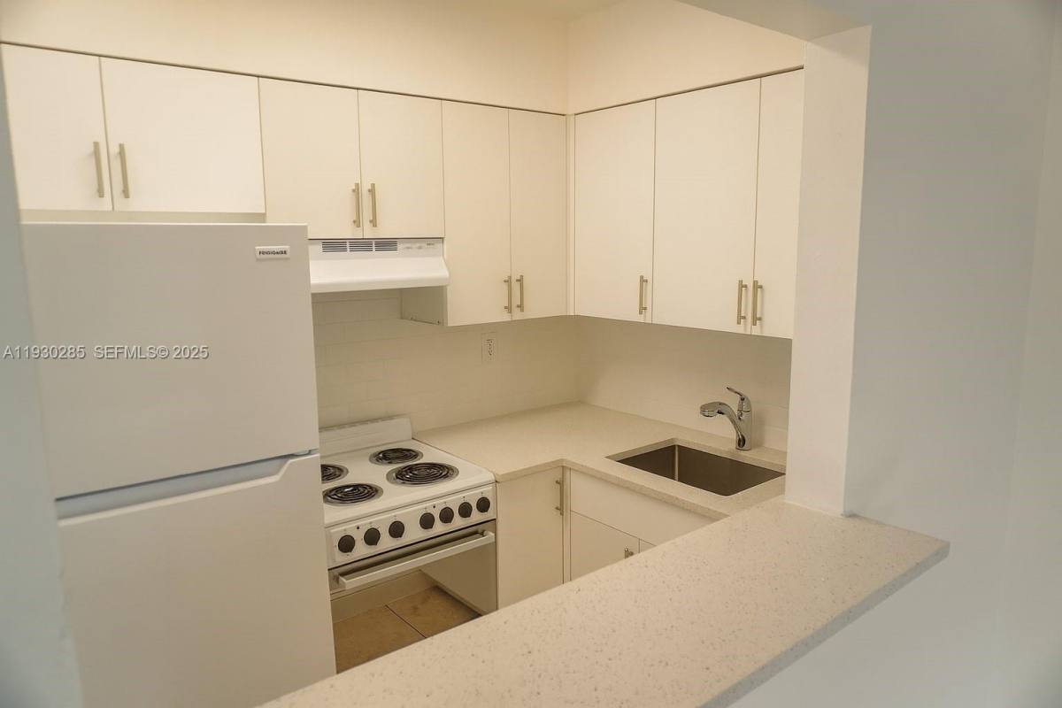 Apartment for rent at 749 SE 15th St #10, Fort Lauderdale, FL 33316