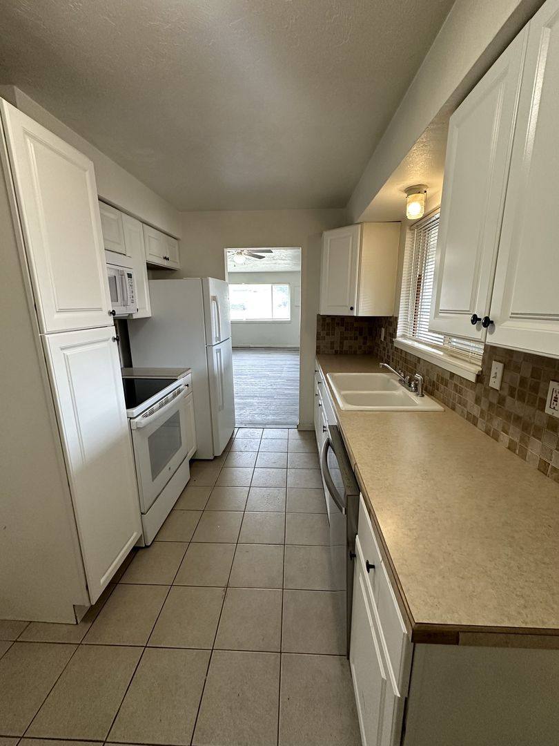 Apartment for rent at 1619 W 5th Ave, Kennewick, WA 99336