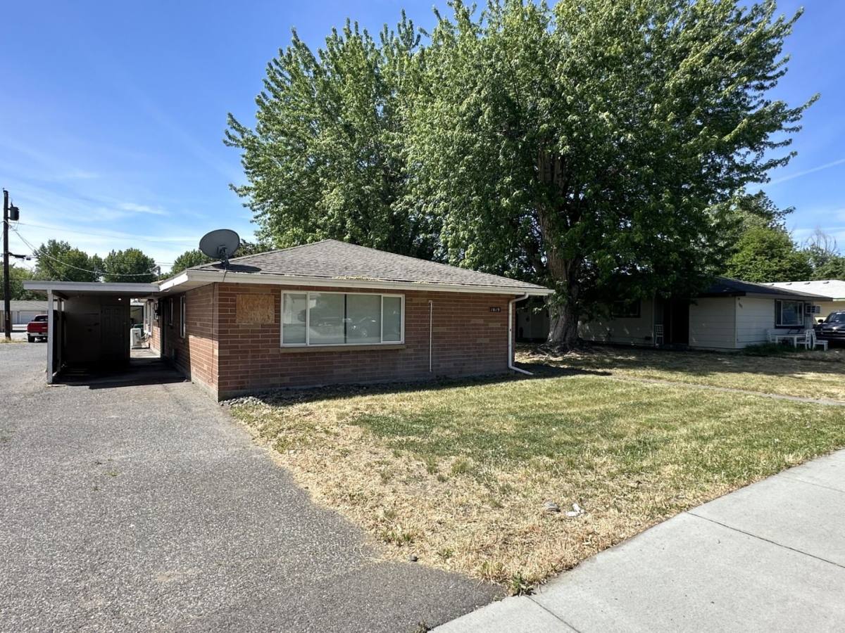 Apartment for rent at 1619 W 5th Ave, Kennewick, WA 99336