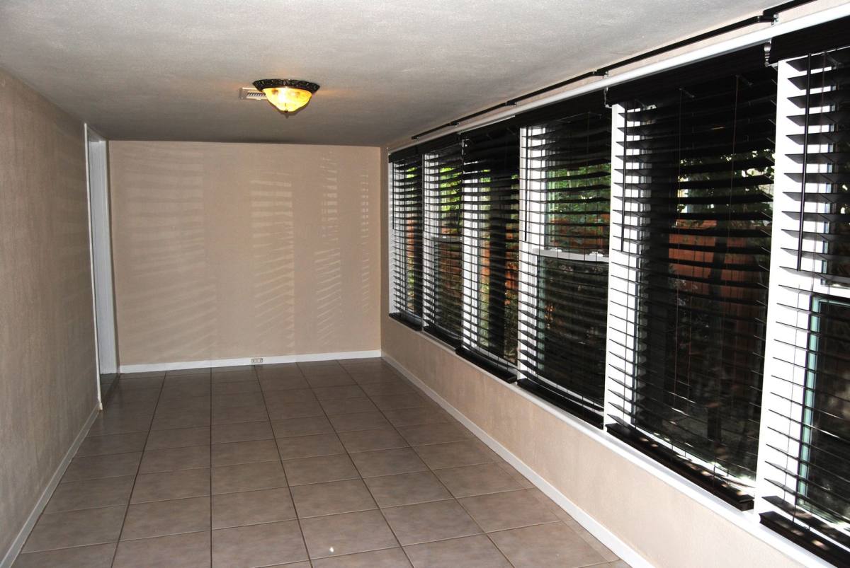 House for rent at 114 Flower St, Bakersfield, CA 93305