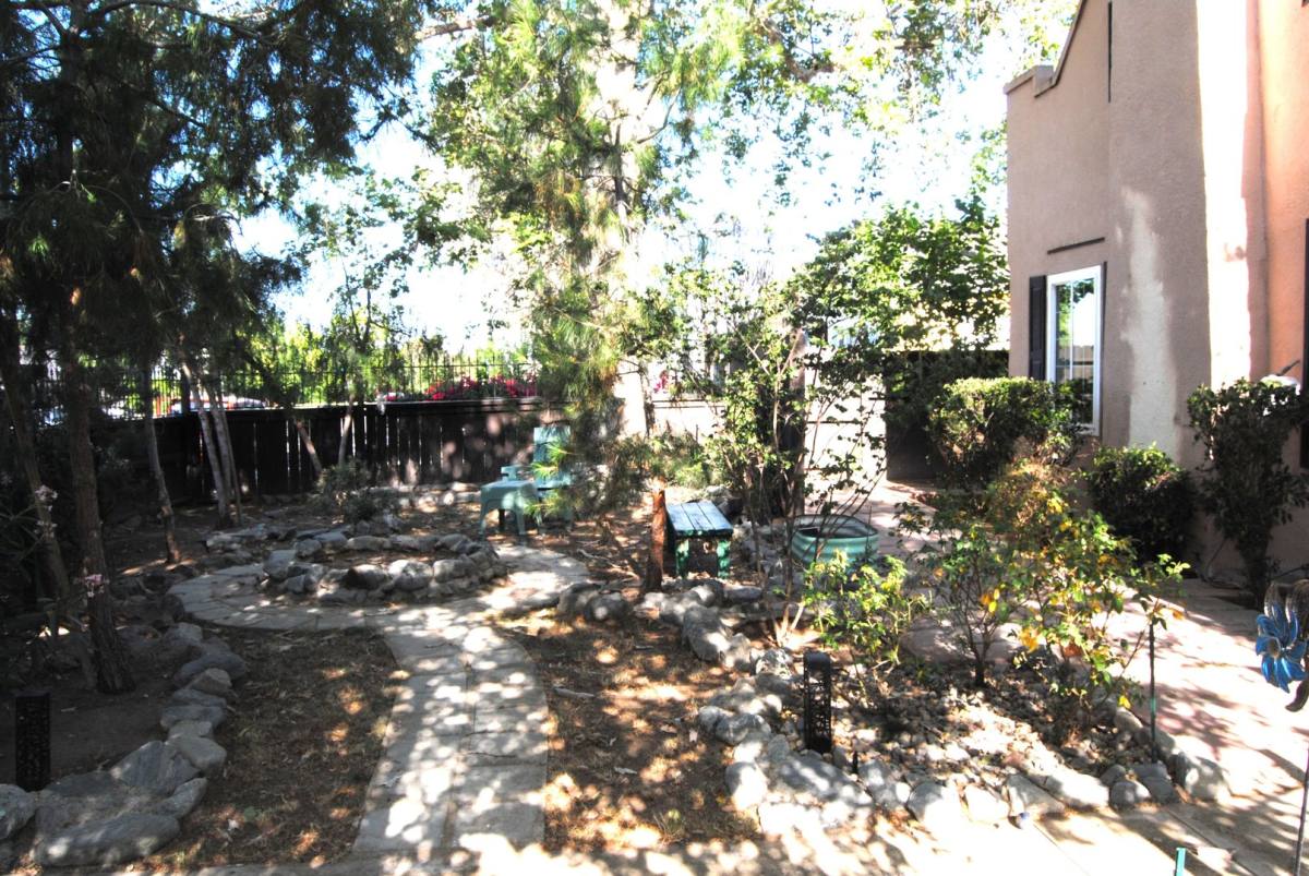 House for rent at 114 Flower St, Bakersfield, CA 93305